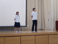 の４