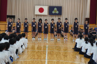 １